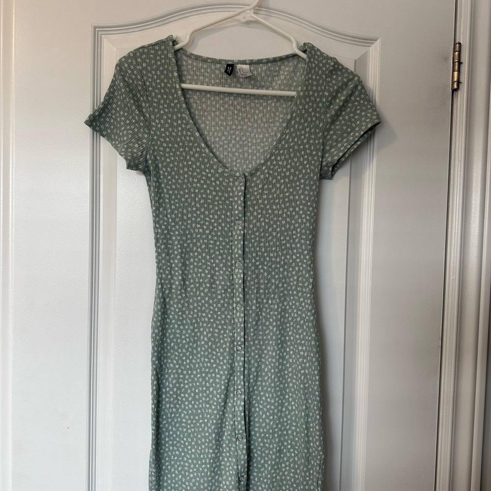 Divided Sage Green Patterned Midi Dress
